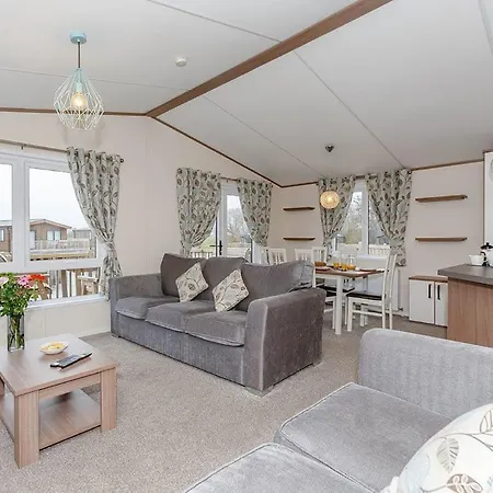 Woodland Lakes Lodges