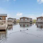 Woodland Lakes Lodges Feriested
