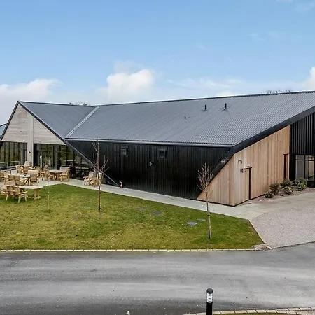 Woodland Lakes Lodges Rezort