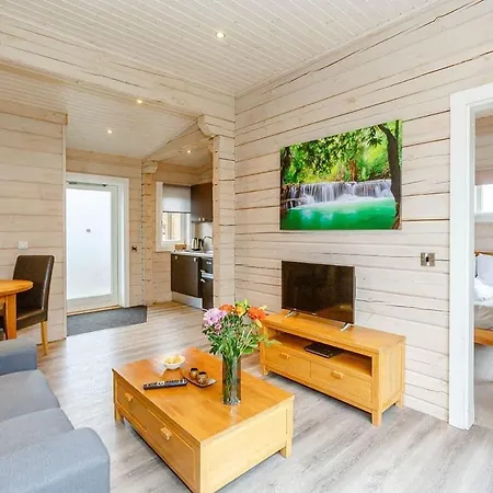 度假村 林地湖区小屋假日公园 瑟斯克