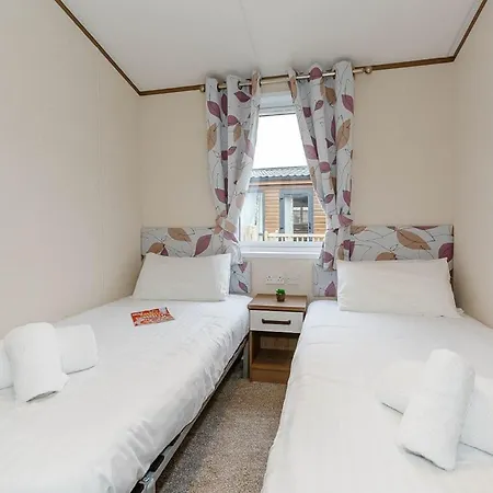 Woodland Lakes Lodges Resort