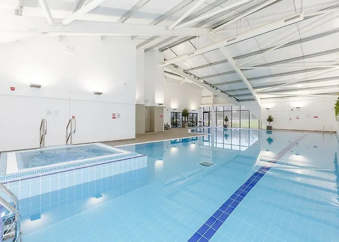 度假村 林地湖区小屋假日公园 *