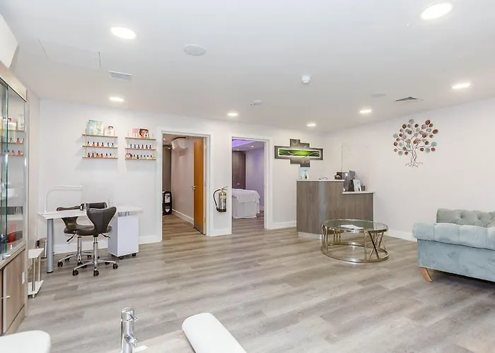 林地湖区小屋假日公园 *