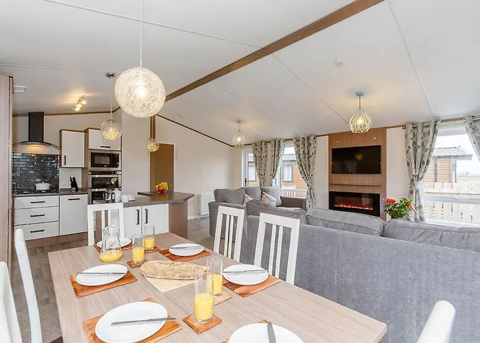 度假村 林地湖区小屋假日公园 *