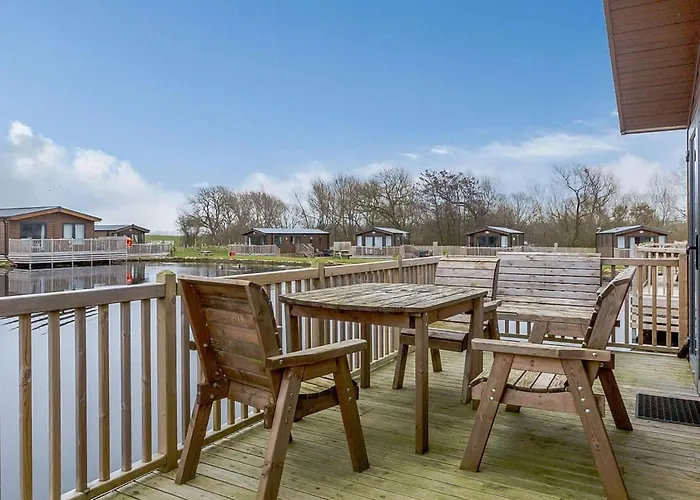 林地湖区小屋假日公园 * 瑟斯克